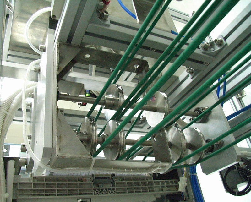 cnc精密機(jī)械加工工廠根據(jù)加工材料的硬度，切削狀態(tài)，材料類型，進(jìn)給刀具