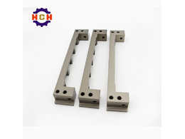工業(yè)鈑金通過(guò)cnc精密機(jī)械加工后應(yīng)用于各大行工具用途很廣。